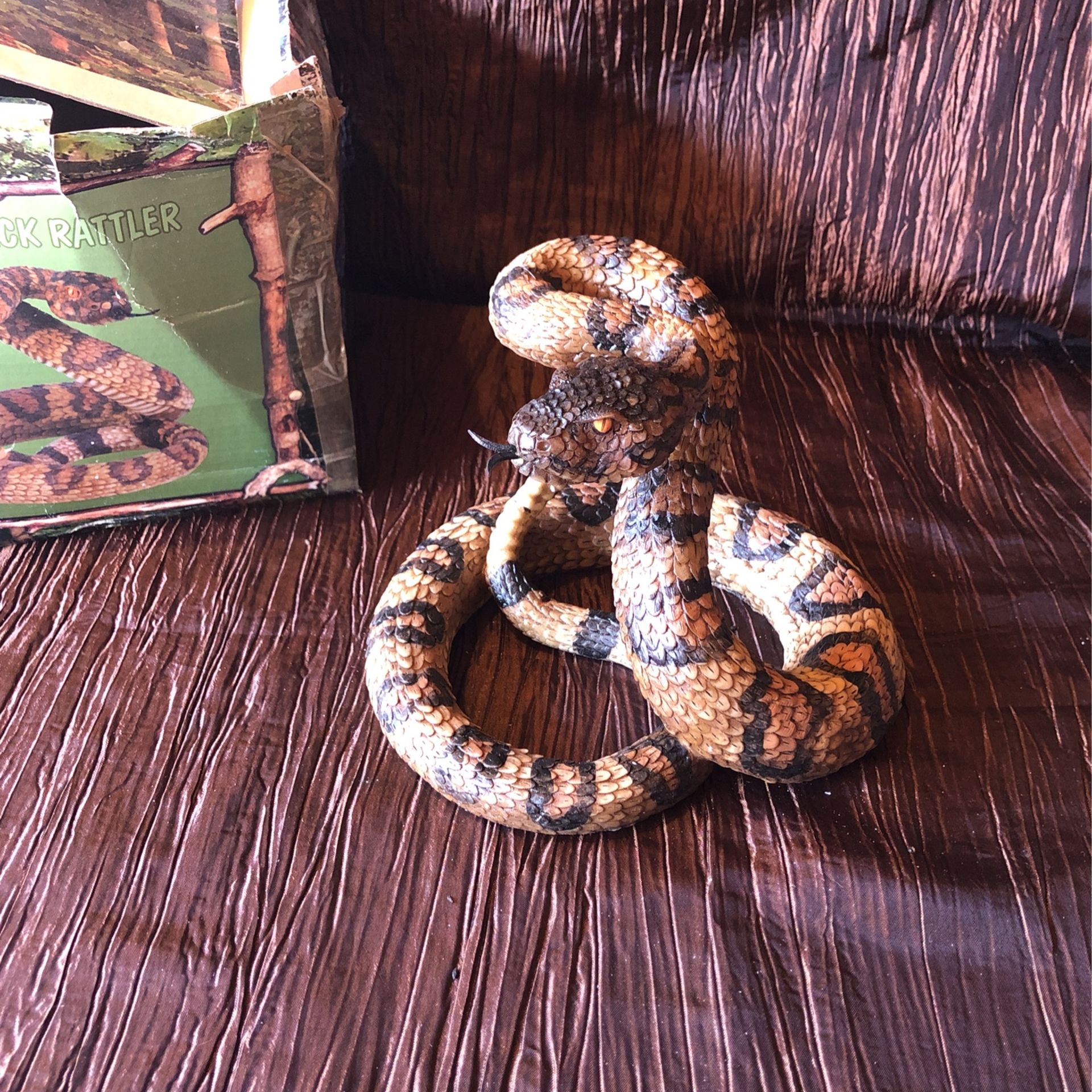 Figurine Diamondback Rattler 7”