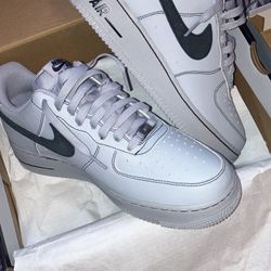 NIKE AIRFORCE 1 