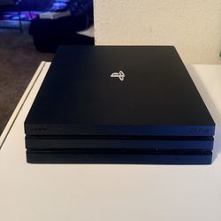 PlayStation 4 Pro 1TB $100 FIRM (( Console Only)turns On But Doesn’t Read Discs You Can Just Download The Games
