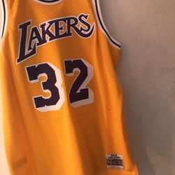 Magic Johnson jersey