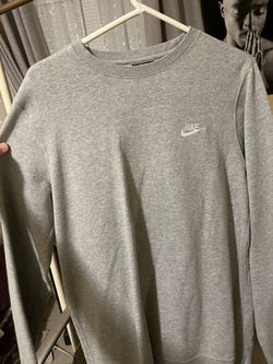 GREY NIKE CREWNECK SIZE MEDIUM