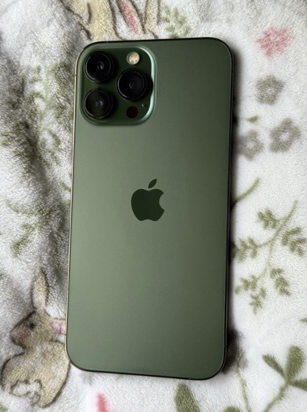 Green iphone 13 pro max