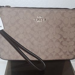 Coach Wristlet (Authentic)