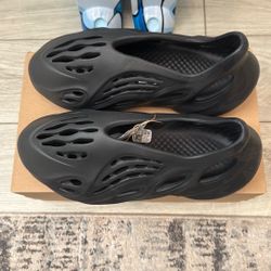 Adidas Yeezy Foam RNR Size 11