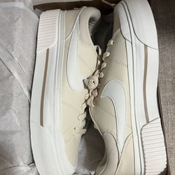 Nike Court Legacy Lift Women's Size 10