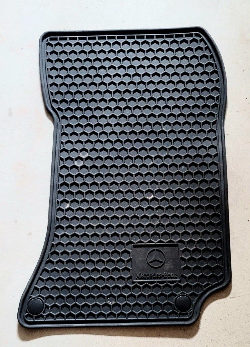 20102016 (W212) OEM Authentic Genuine Mercedes Benz E class All Weather Rubber Floor Mats Price