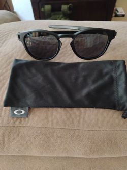 Men's Oakley Latch sunglasses