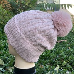 Very Warm Women Beanies For Women Others Colors Av. $6 Each