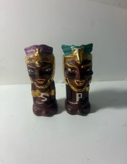 Salt snd pepper shakers