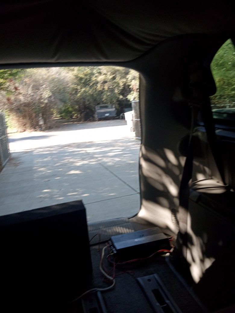 Amp And Car Stereo Installs Mobil