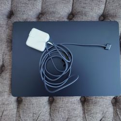 Apple MacBook Air (15-inch, M2, 2022)