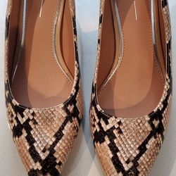 Women's Shoes 2 " heel  Snake Skin 7 M