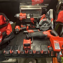 Full Set Brand New Never Used Milwaukee Set