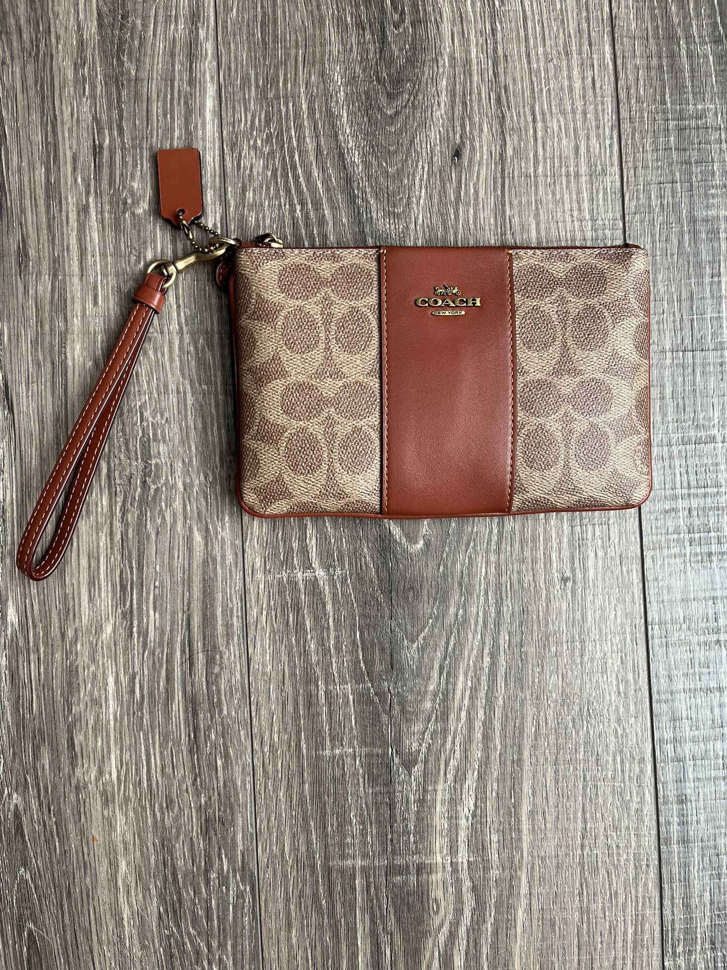 Coach Women’s Signature Small Wristlet