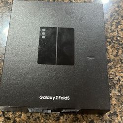 Samsung Zfold 5 256 Gb Like New With Box Accessories 