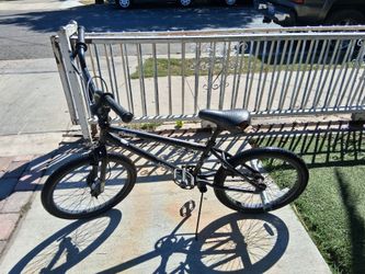 All black spinner 20inch bmx