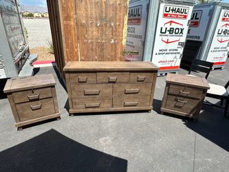 Dresser with 2 Nightstands