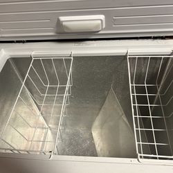 90% new freezer