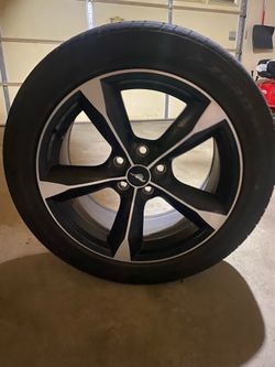 Mustang GT 2022 tires and rims