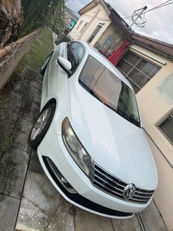 Volkswagen CC White Sedan