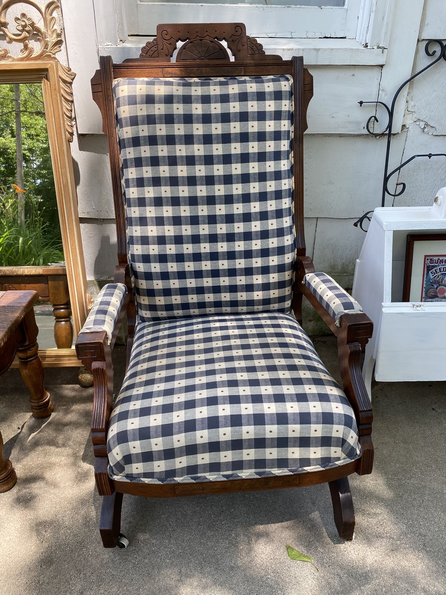 Victorian Rocker In Excellent Condition