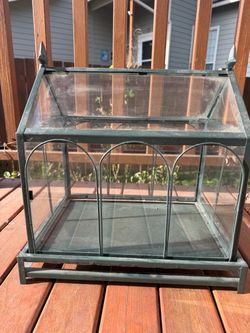 Mini greenhouse