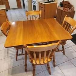 Table + 4 Chairs
