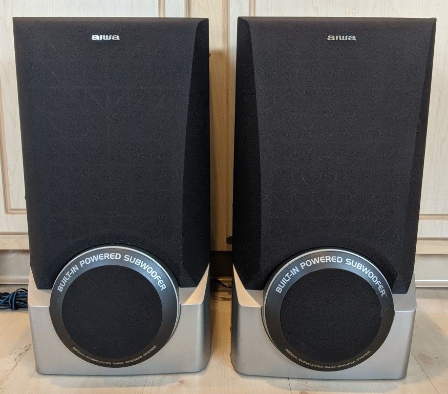 Pair of Aiwa Speakers