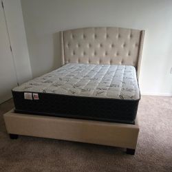 Queen Bed Frame With Mattress 