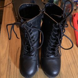 Womens Boots Size 6
