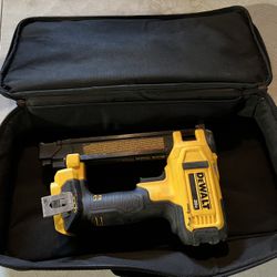 Staple Dewalt