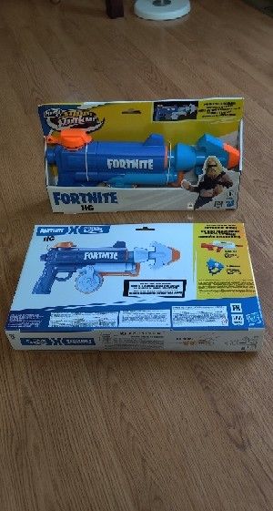 NEW IN BOX Fortnite Water Gun Toy.
