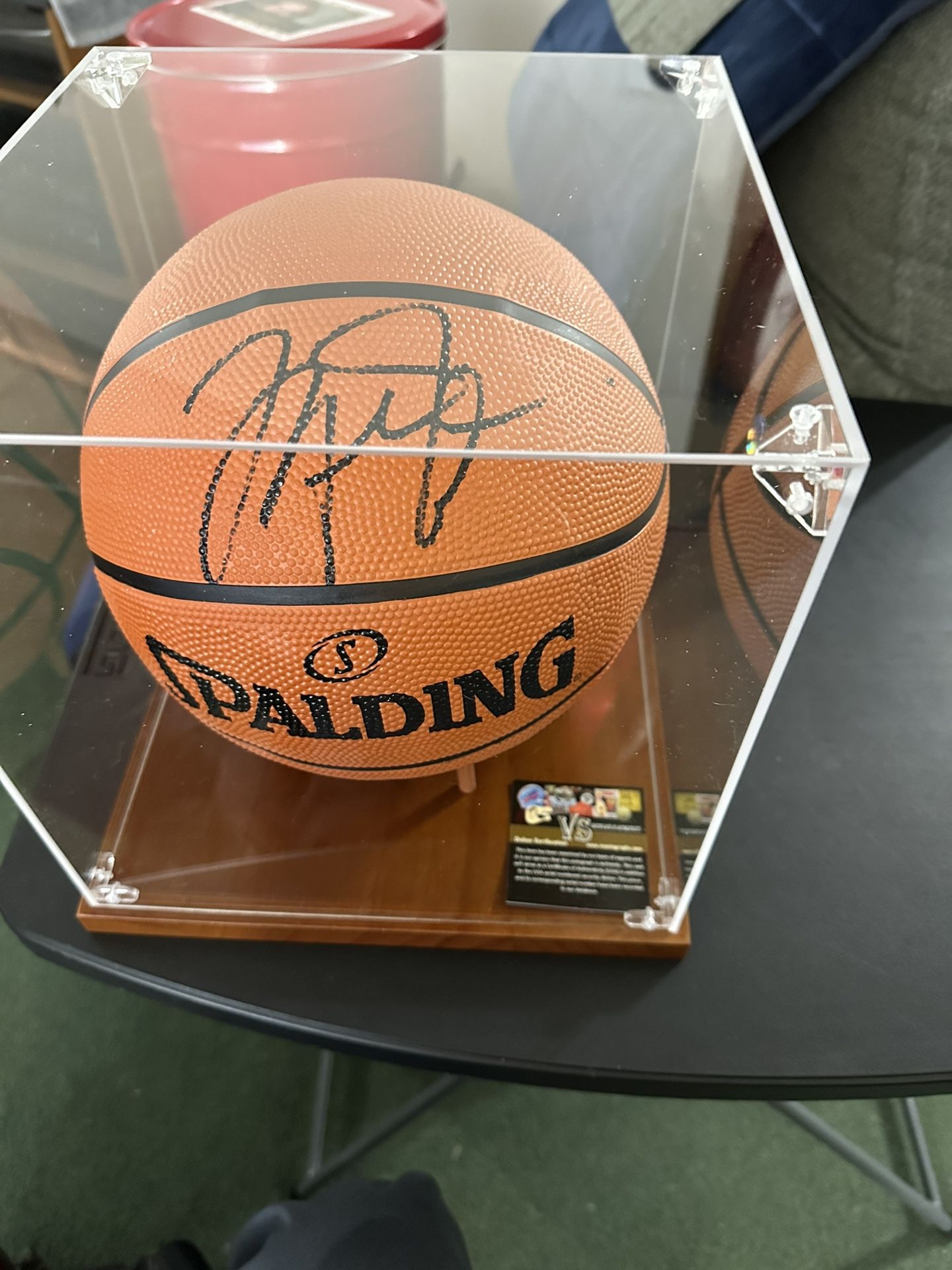 MICHAEL JORDAN SIGNED AUTOGRAPHED CHICAGO BULLS BASKETBALL IN CASE W/COA 614