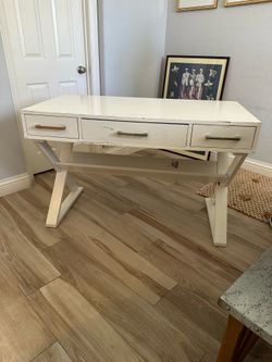 Pair of 2 White Desks