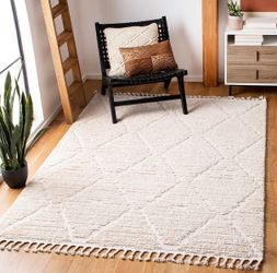6’7” Square Rug