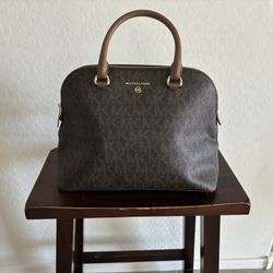 Michael Kors Crossbody Purse Medium Size 