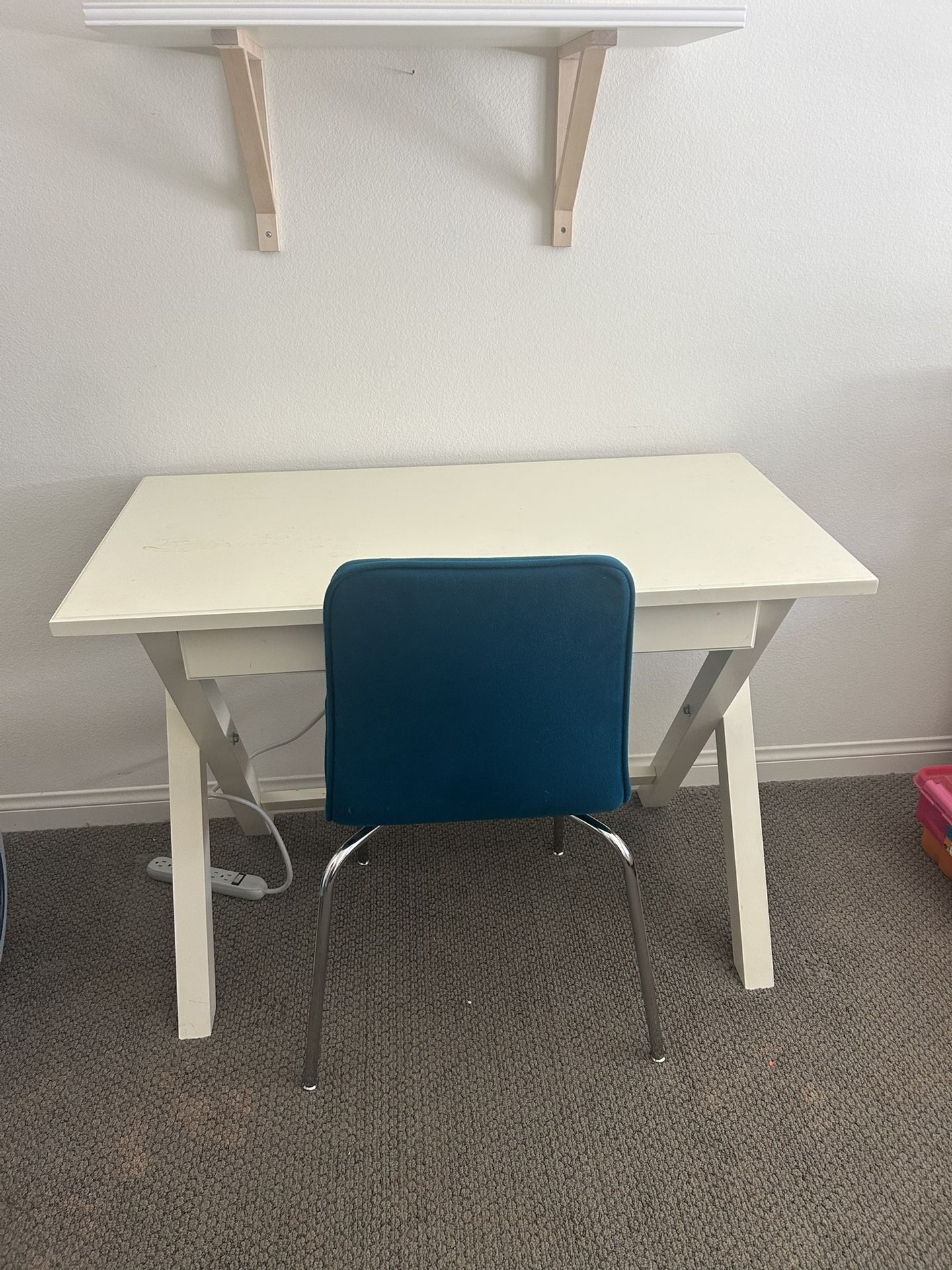 Pottery Barn kids Desk /Chair