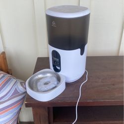 Automatic Pet Feeder