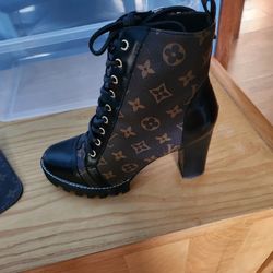 Louie Vuitton Size 42 