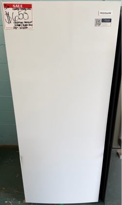 FRIGIDAIRE WHITE UPRIGHT FREEZER 28”