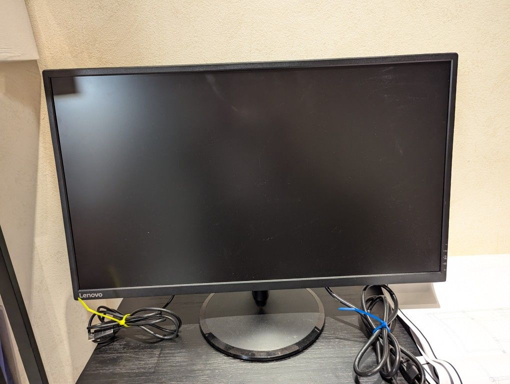 32" Lenovo Computer/Gaming Monitor C32q-20