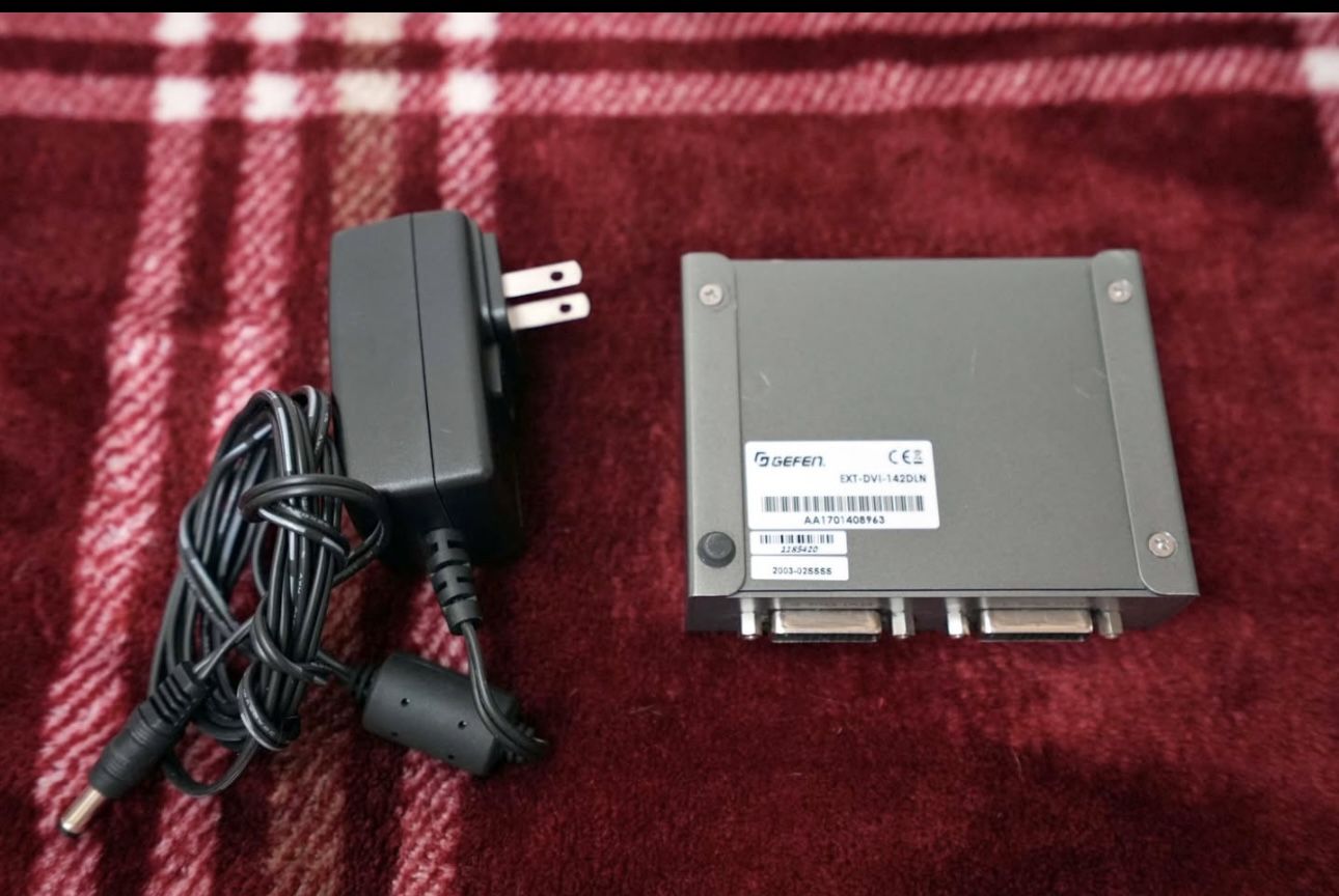 2 Gefen EXT-DVI-142DLN Dual Link DVI Distribution Amplifier