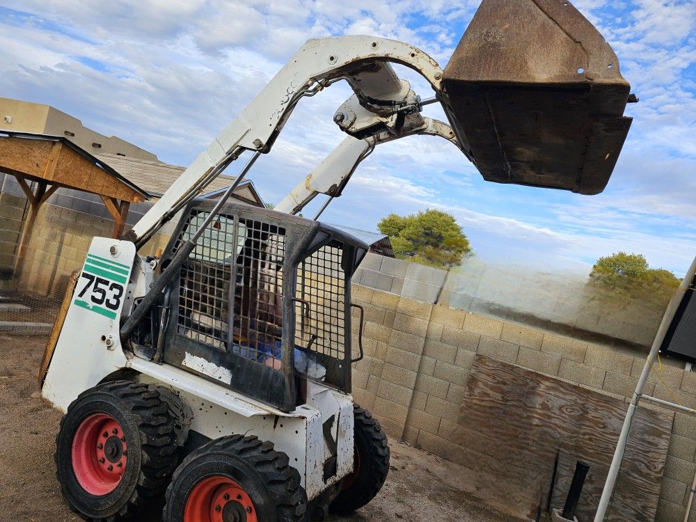 Bobcat 753 Skid Steer