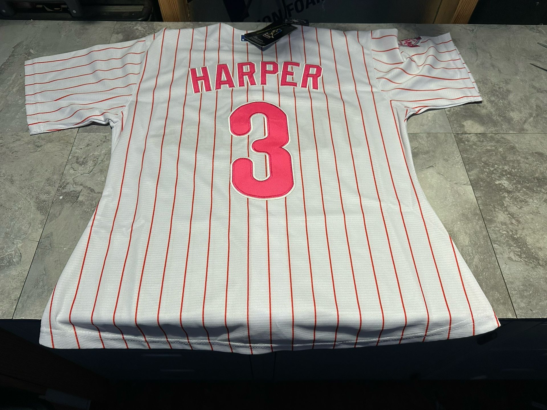 NWT Women’s Ladies Nike Bryce Harper Phillies Home Pink Pinstripe Jersey Large