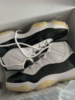 Air Jordan 11 defining Moment SZ 11