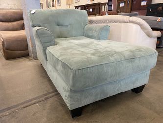 ASHLEY Tibee Chaise Lounge in Lagoon