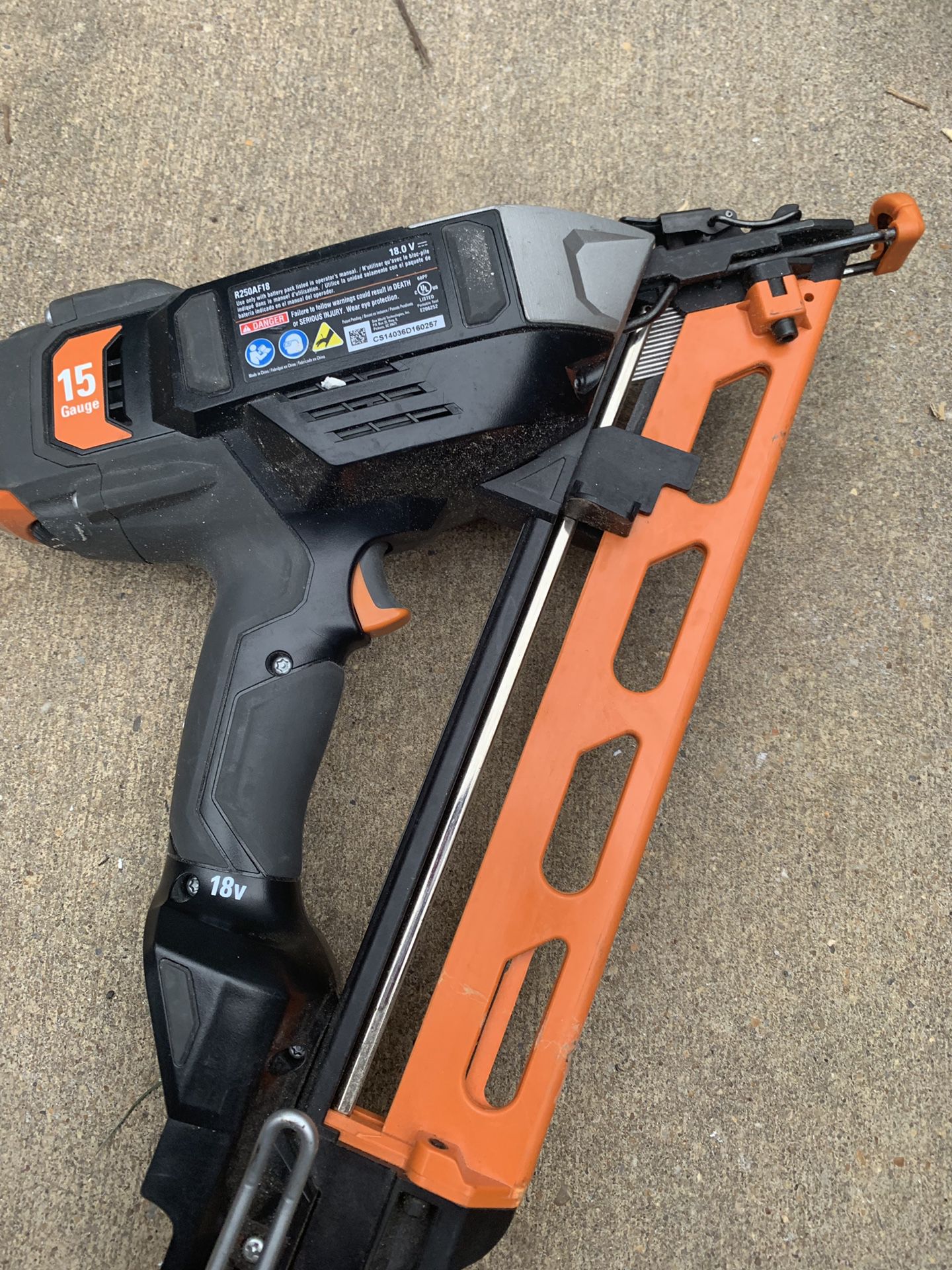 Finish nailer 15 gauge great condition