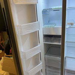 Refrigeradora Samsung Smart Semi Nueva HACE HIELO DA AGUA
