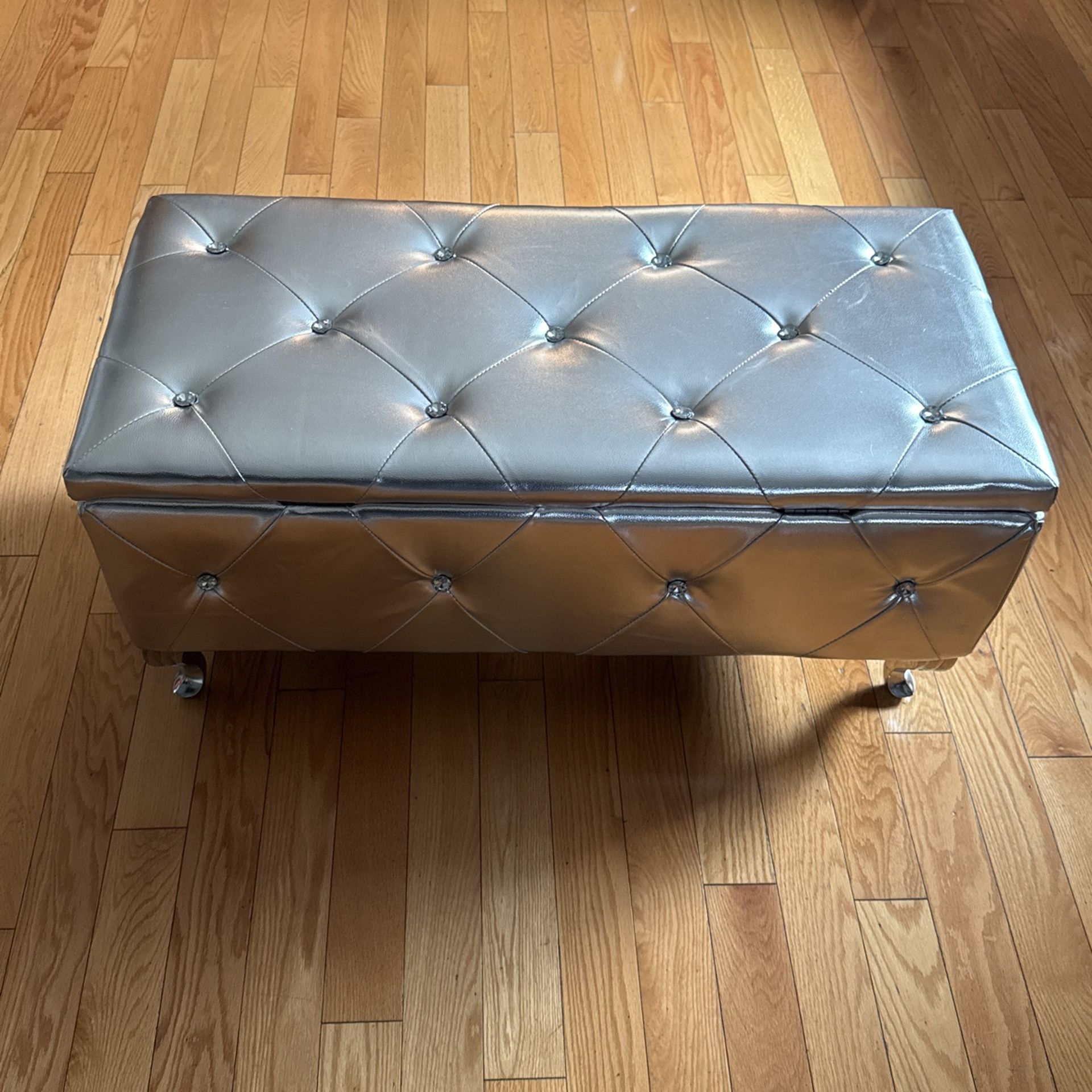 Storage Chest / Ottoman