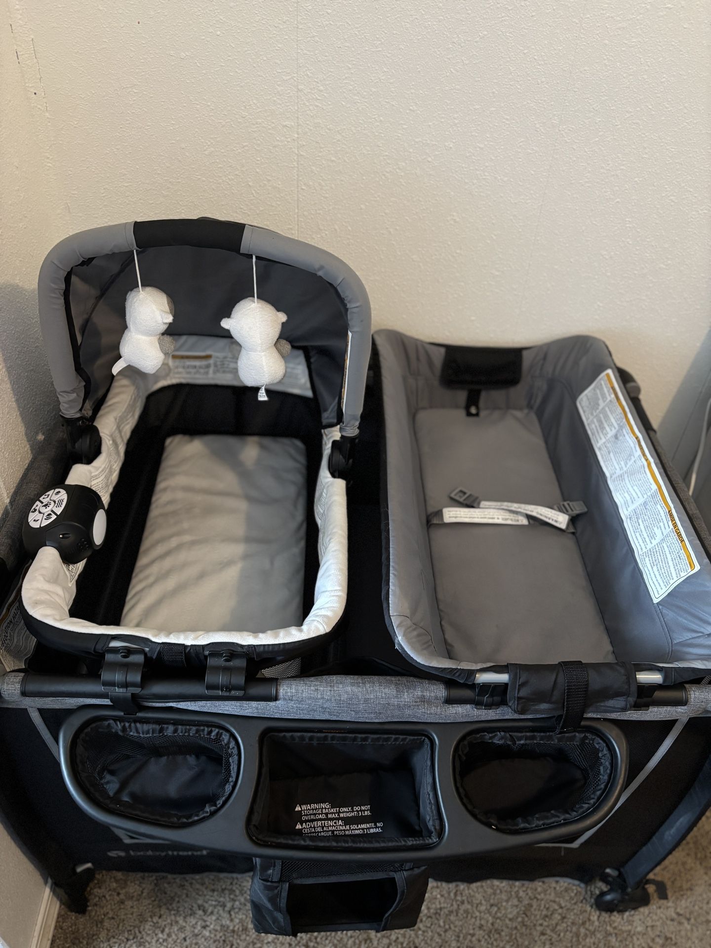 Baby Trend nursery playyard with bassinet and travel bag
